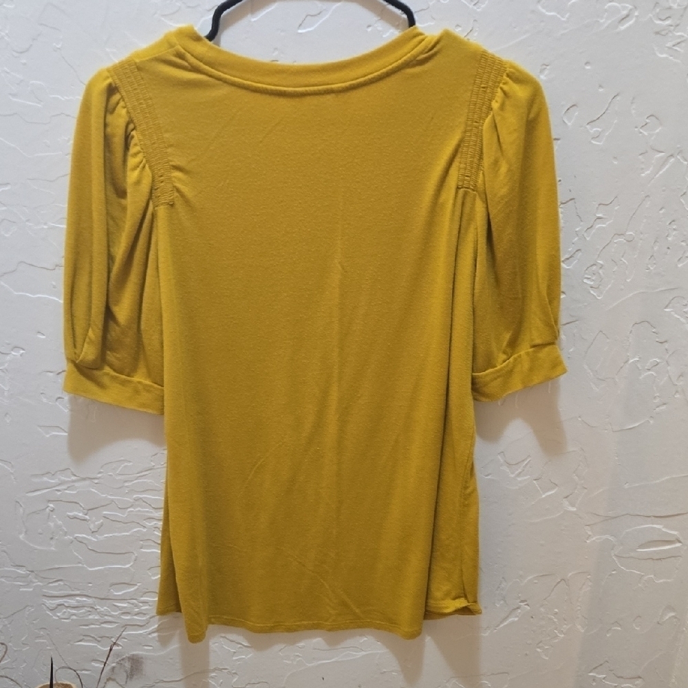 3/$10 Time and Tru Yellow Short Sleeve Tee - Picture 3 of 6